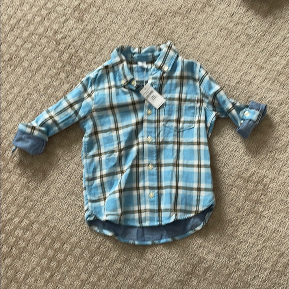 NWT GAP button down shirt